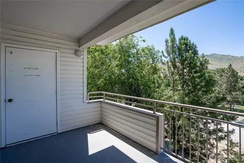 808 W Manson Highway Chelan WA 98816
