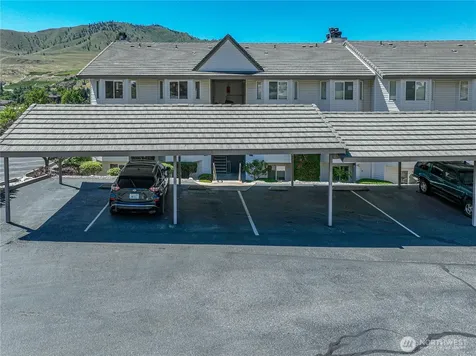 808 W Manson Highway Chelan WA 98816