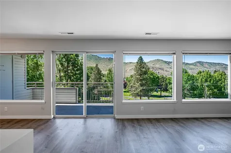 808 W Manson Highway Chelan WA 98816