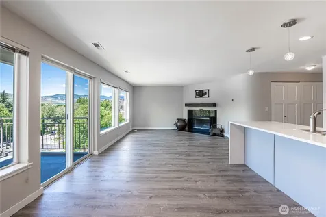 808 W Manson Highway Chelan WA 98816