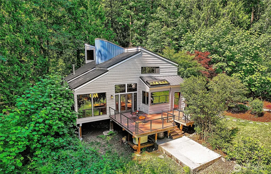 13020 Squak Mountain Road SE Issaquah WA 98027