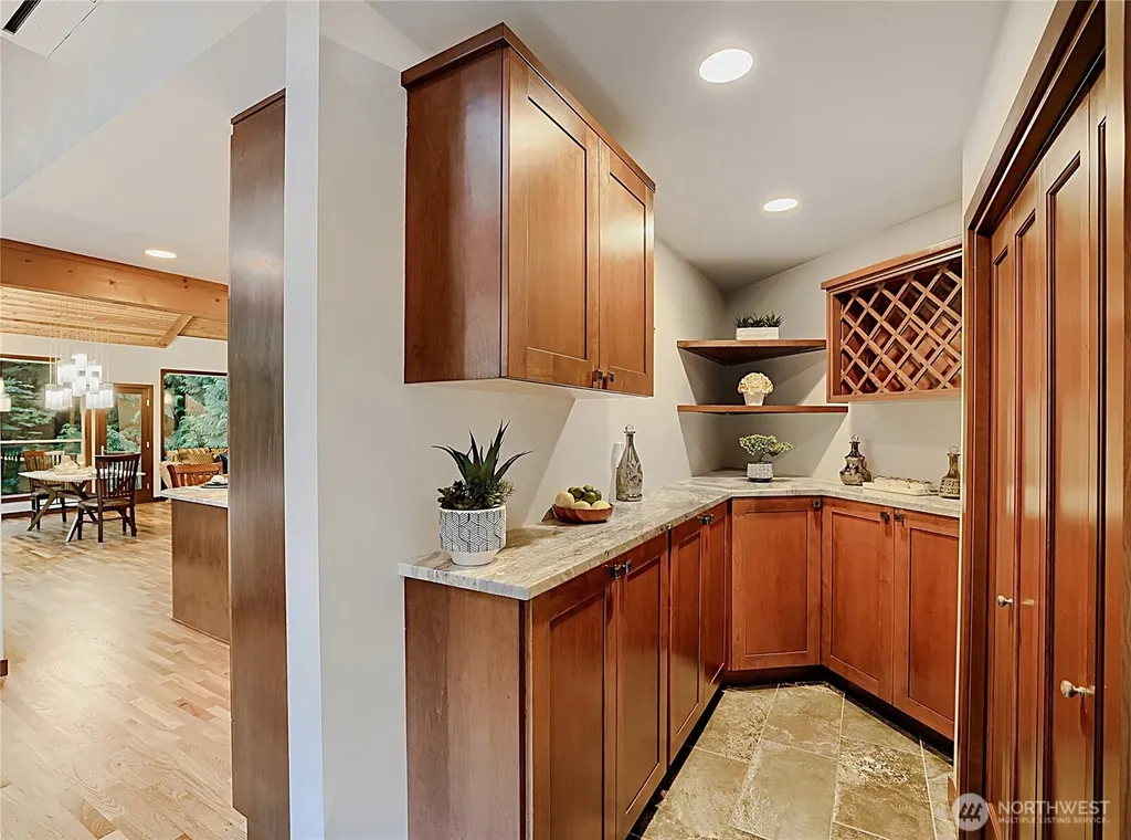 13020 Squak Mountain Road SE Issaquah WA 98027