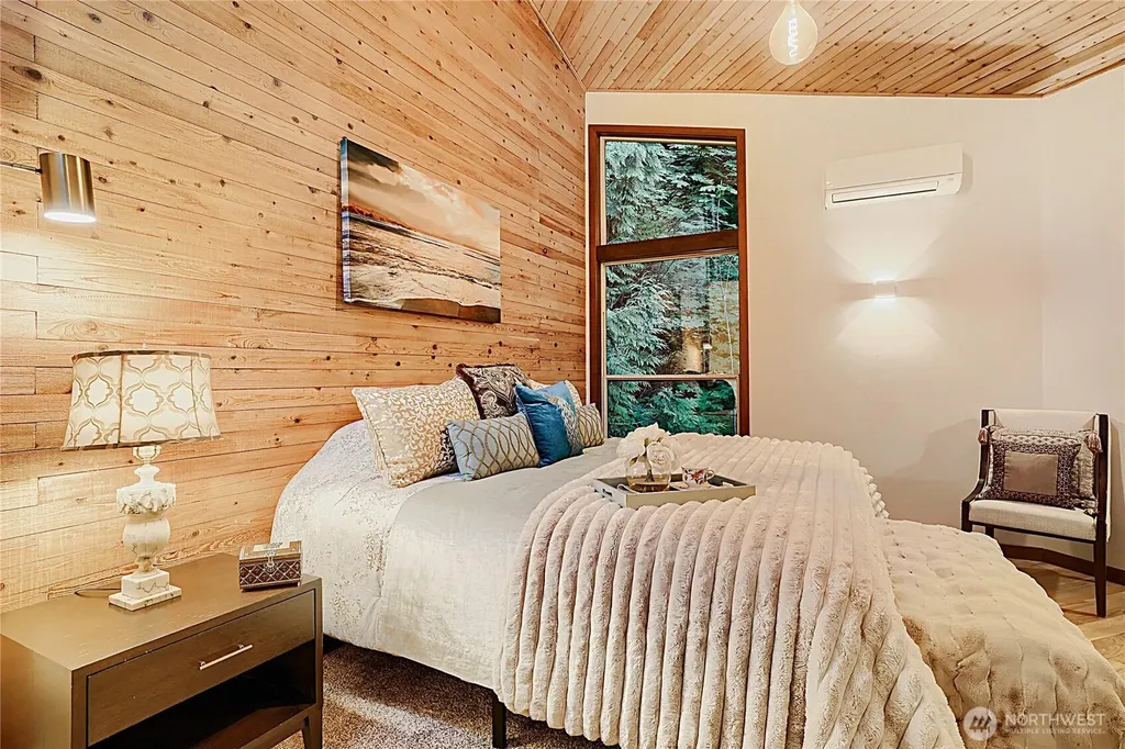 13020 Squak Mountain Road SE Issaquah WA 98027
