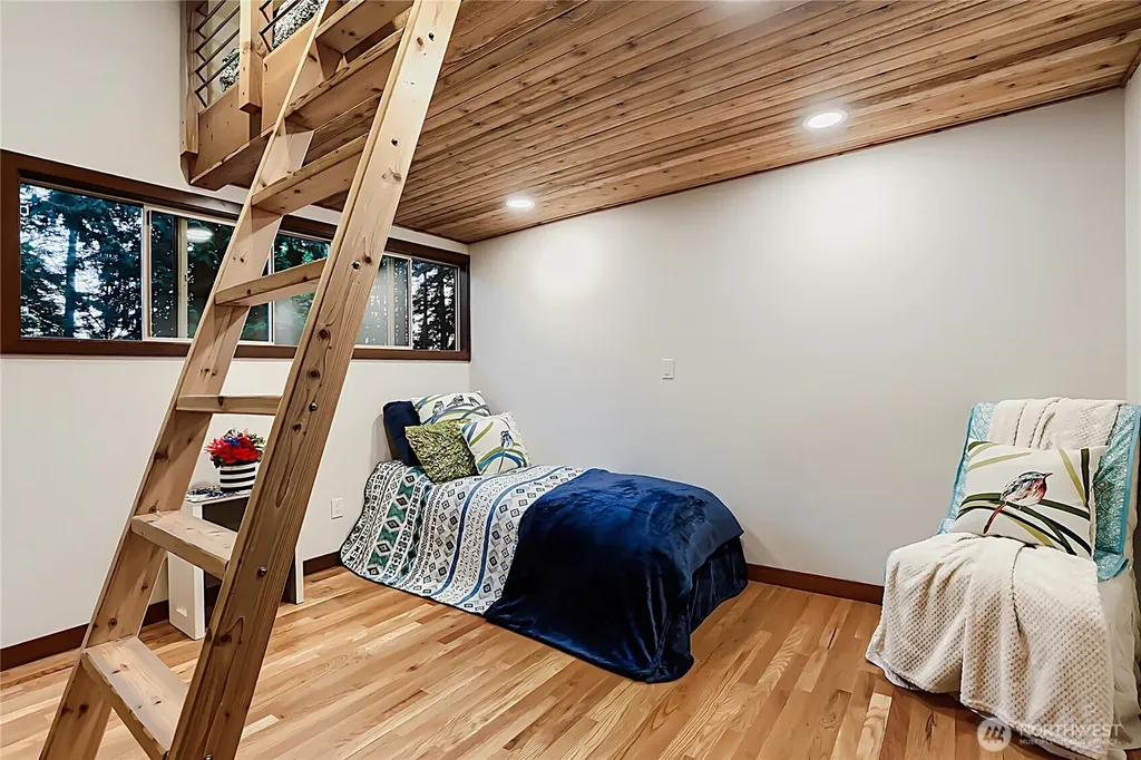 13020 Squak Mountain Road SE Issaquah WA 98027