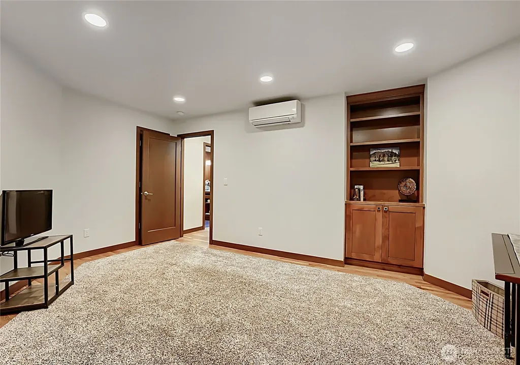 13020 Squak Mountain Road SE Issaquah WA 98027