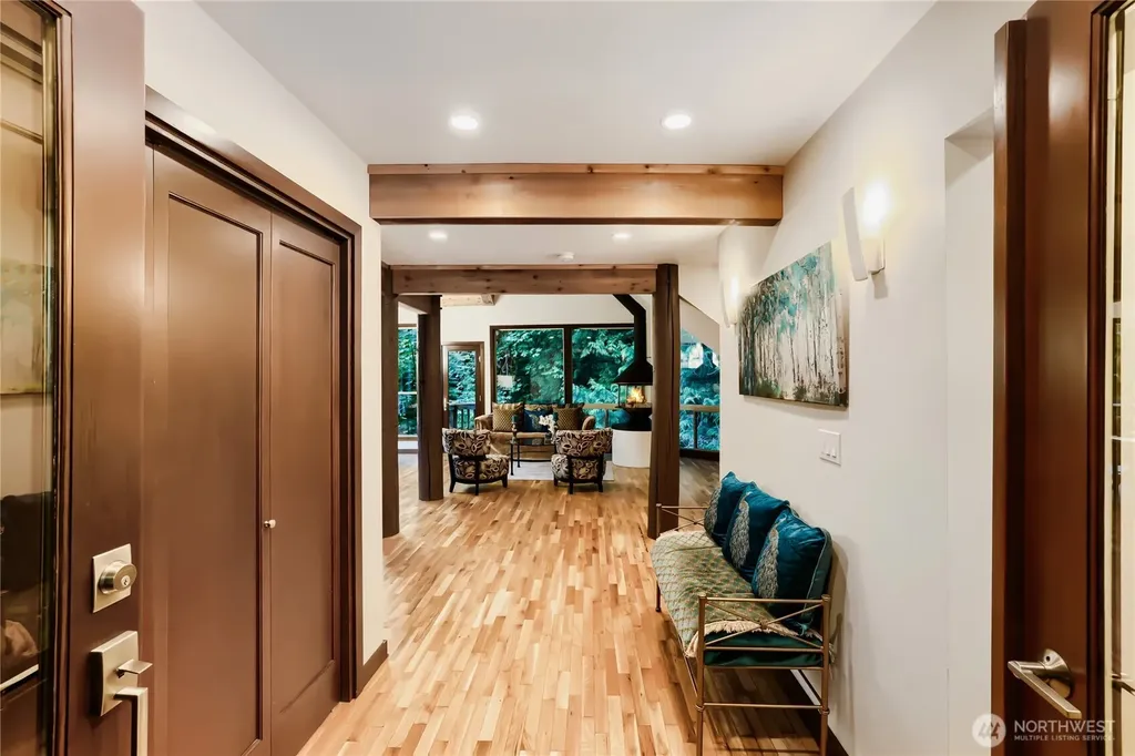 13020 Squak Mountain Road SE Issaquah WA 98027