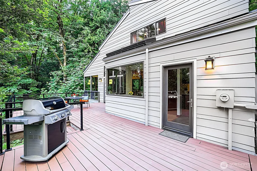 13020 Squak Mountain Road SE Issaquah WA 98027