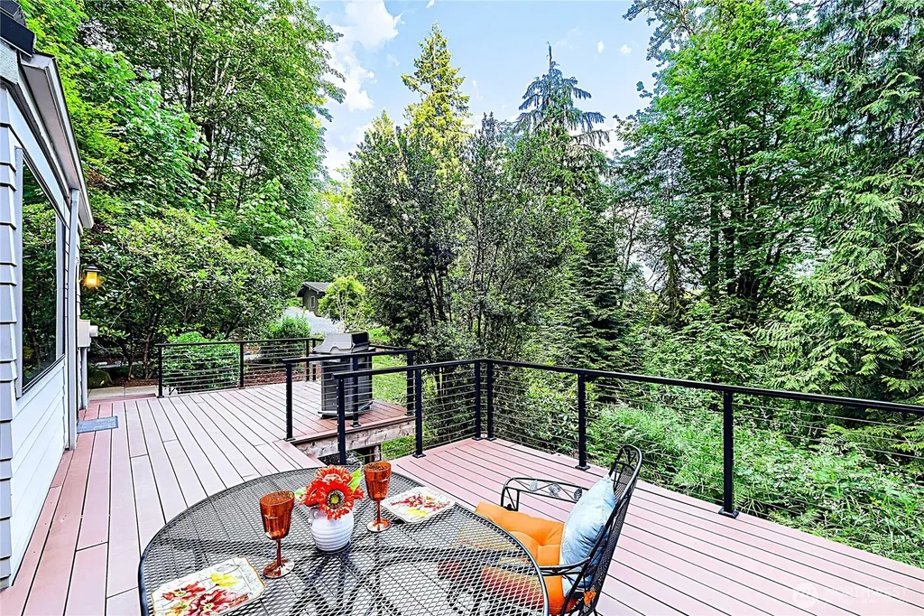 13020 Squak Mountain Road SE Issaquah WA 98027