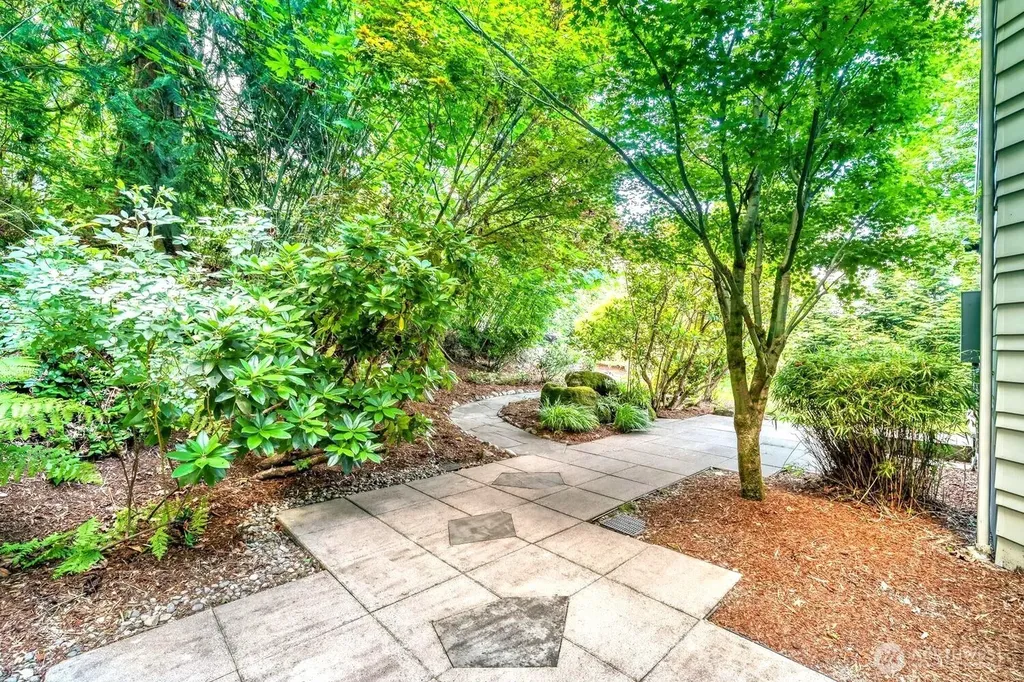 13020 Squak Mountain Road SE Issaquah WA 98027