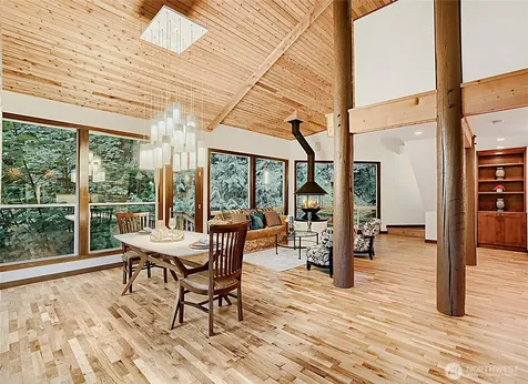 13020 Squak Mountain Road SE Issaquah WA 98027