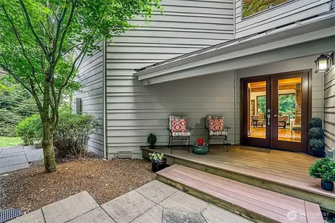 13020 Squak Mountain Road SE Issaquah WA 98027