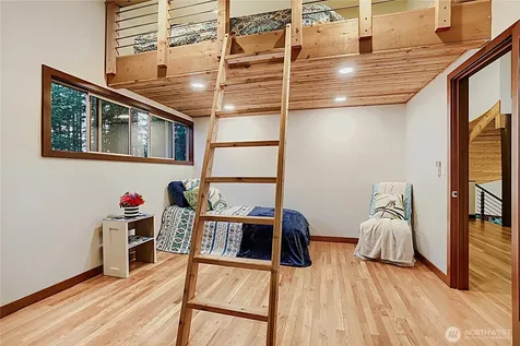 13020 Squak Mountain Road SE Issaquah WA 98027