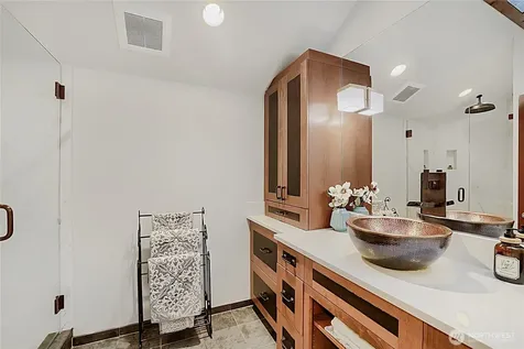 13020 Squak Mountain Road SE Issaquah WA 98027