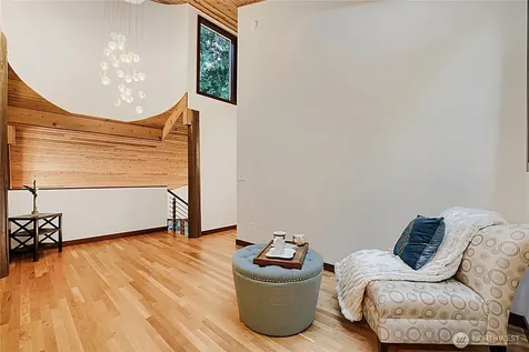 13020 Squak Mountain Road SE Issaquah WA 98027