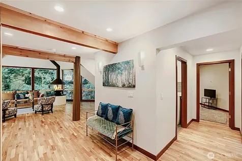 13020 Squak Mountain Road SE Issaquah WA 98027