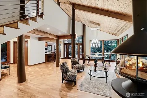 13020 Squak Mountain Road SE Issaquah WA 98027