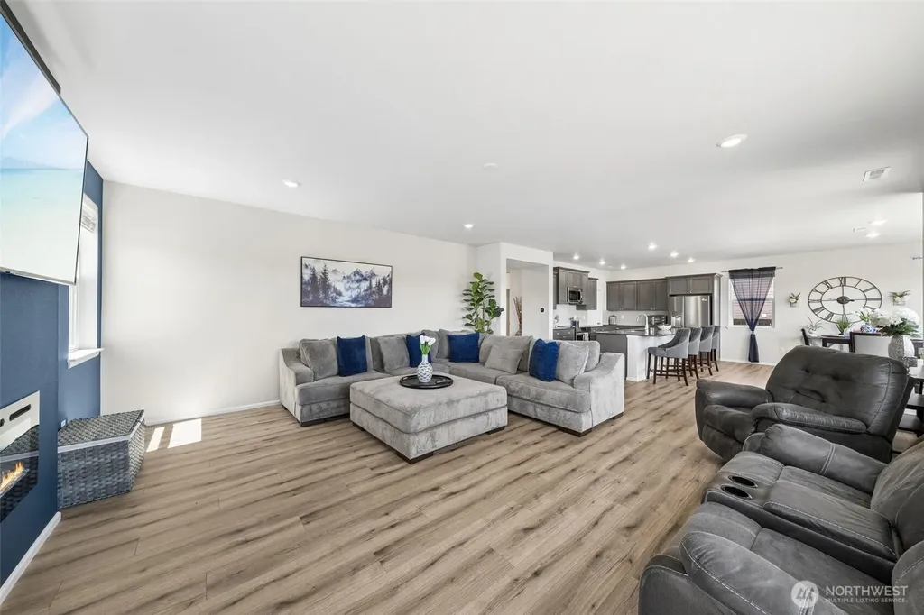 19429 137th Avenue Court E Graham WA 98338
