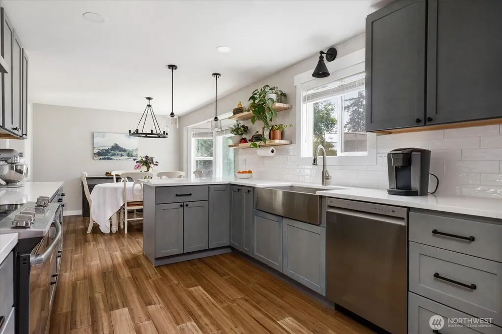 1565 SW Putnam Drive Oak Harbor WA 98277