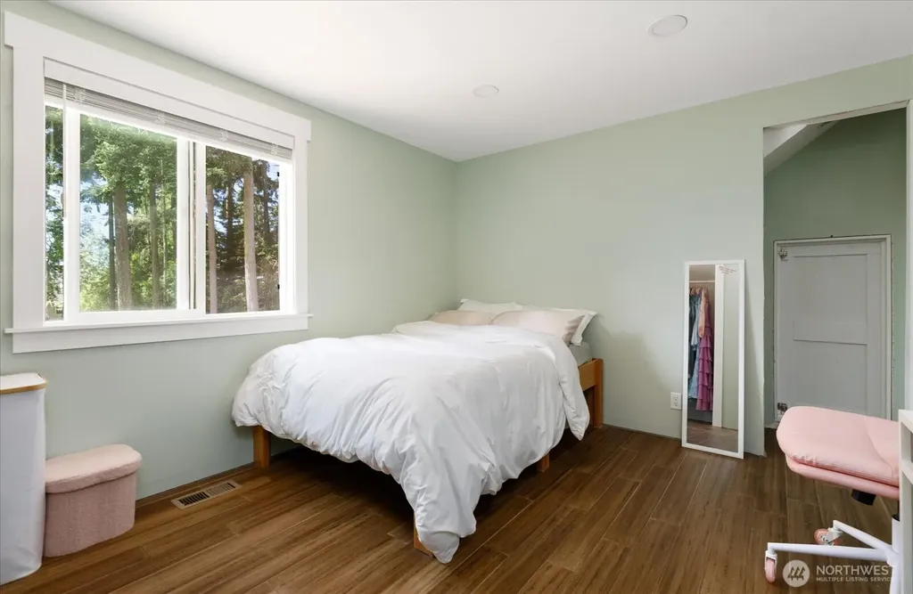1565 SW Putnam Drive Oak Harbor WA 98277