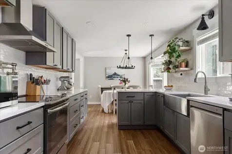 1565 SW Putnam Drive Oak Harbor WA 98277