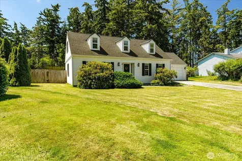1565 SW Putnam Drive Oak Harbor WA 98277