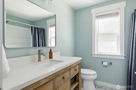 1565 SW Putnam Drive Oak Harbor WA 98277