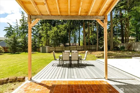 1565 SW Putnam Drive Oak Harbor WA 98277