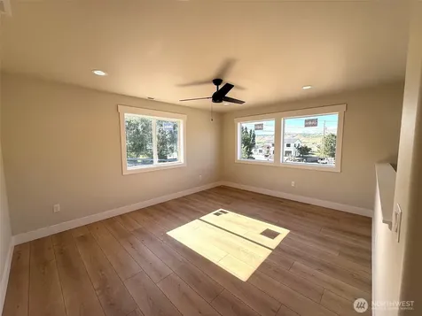 22 Benjamin Place Malaga WA 98828