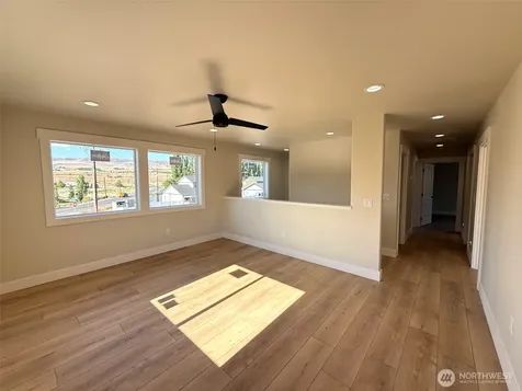 22 Benjamin Place Malaga WA 98828