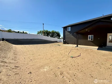 22 Benjamin Place Malaga WA 98828