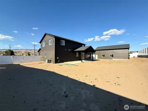 22 Benjamin Place Malaga WA 98828