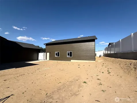 22 Benjamin Place Malaga WA 98828