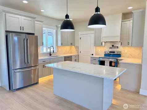 22 Benjamin Place Malaga WA 98828