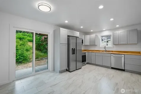 20213 60th Avenue W Lynnwood WA 98360