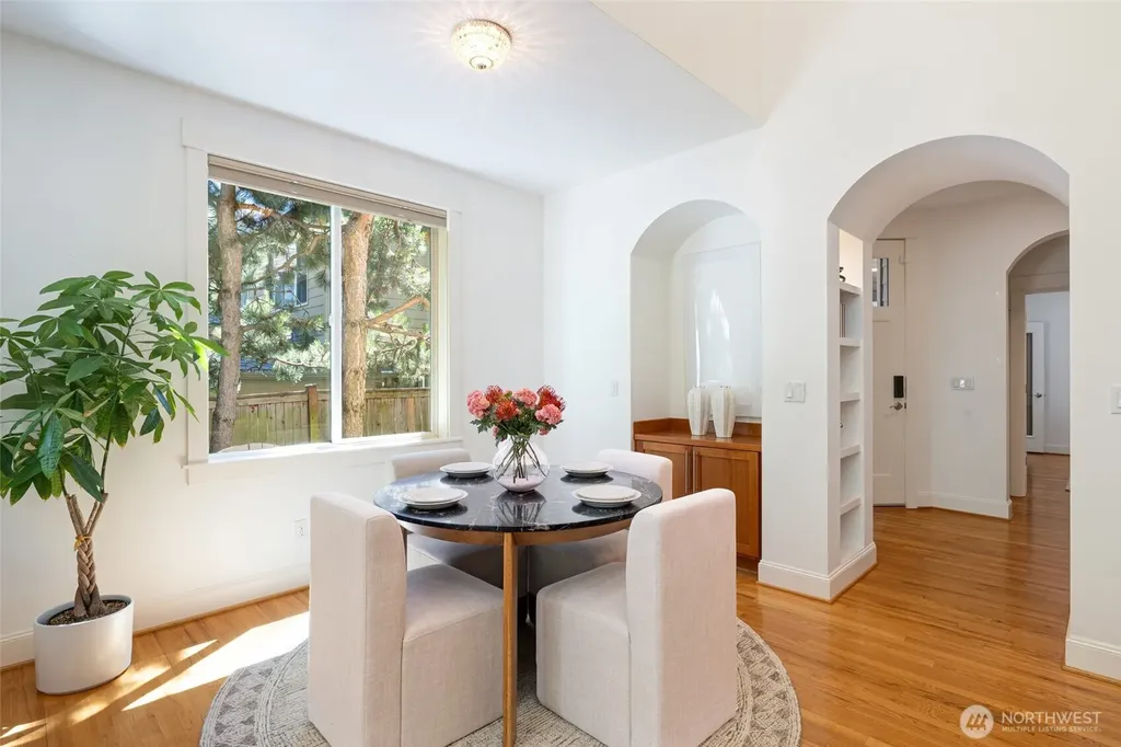 716 99th Avenue NE Bellevue WA 98004