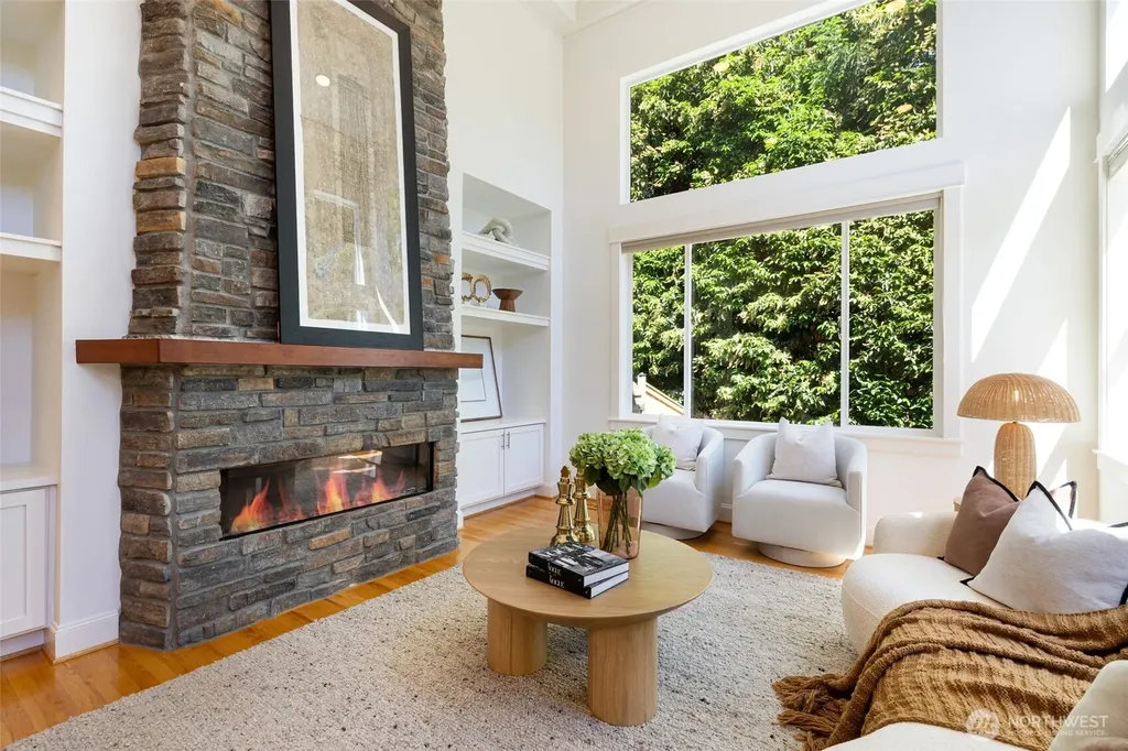 716 99th Avenue NE Bellevue WA 98004
