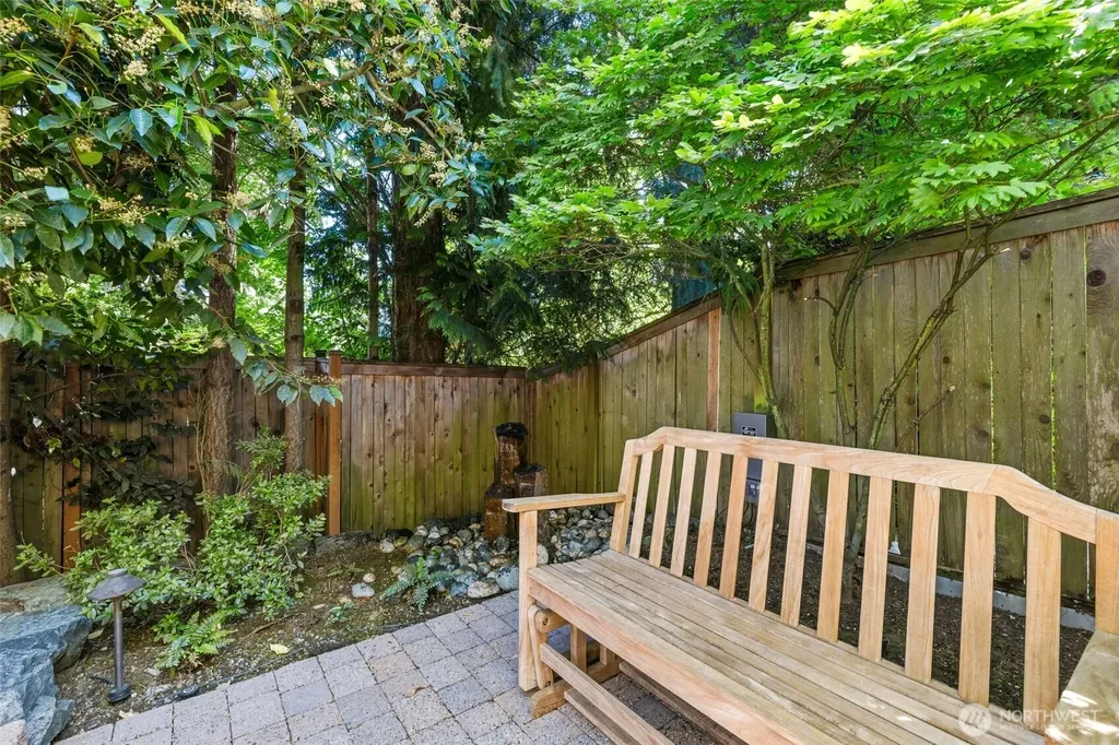 716 99th Avenue NE Bellevue WA 98004