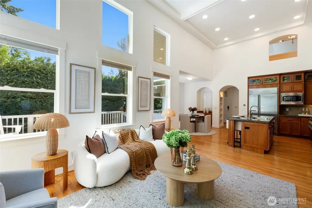 716 99th Avenue NE Bellevue WA 98004