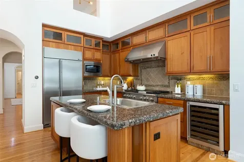 716 99th Avenue NE Bellevue WA 98004