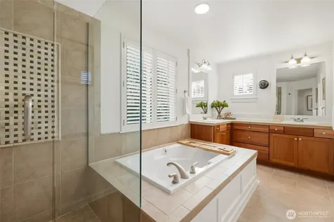 716 99th Avenue NE Bellevue WA 98004