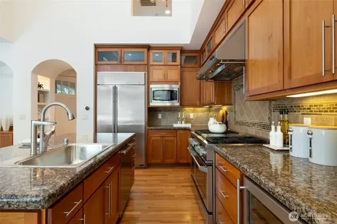 716 99th Avenue NE Bellevue WA 98004