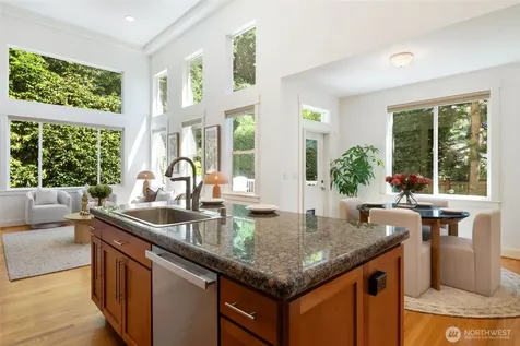 716 99th Avenue NE Bellevue WA 98004