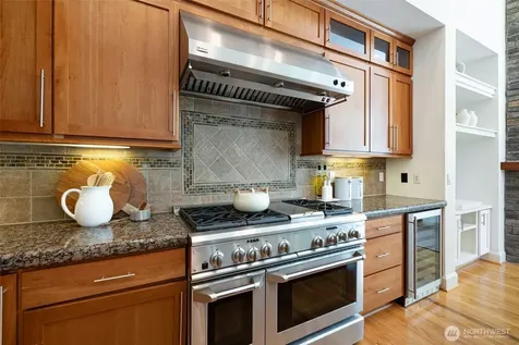 716 99th Avenue NE Bellevue WA 98004
