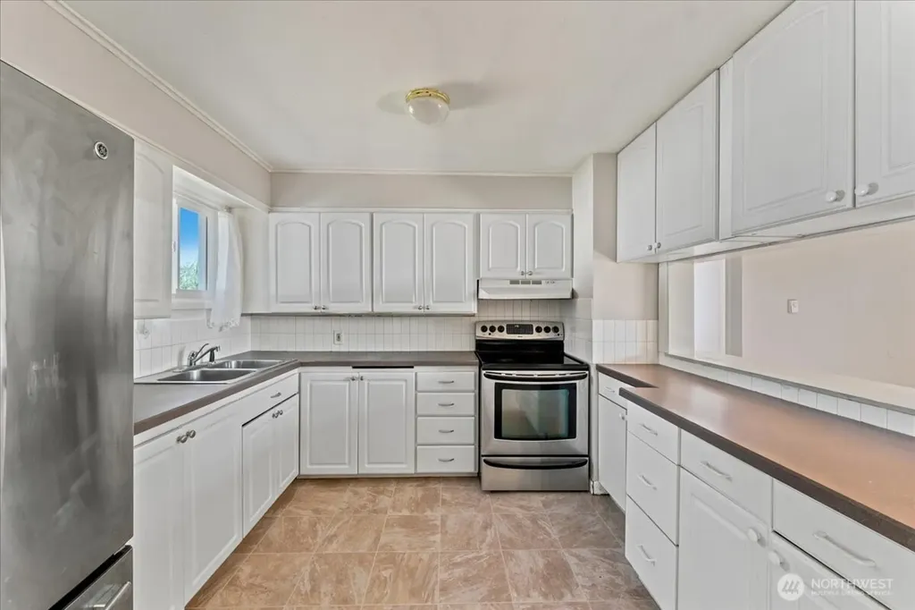 1816 S Sprague Avenue Tacoma WA 98405