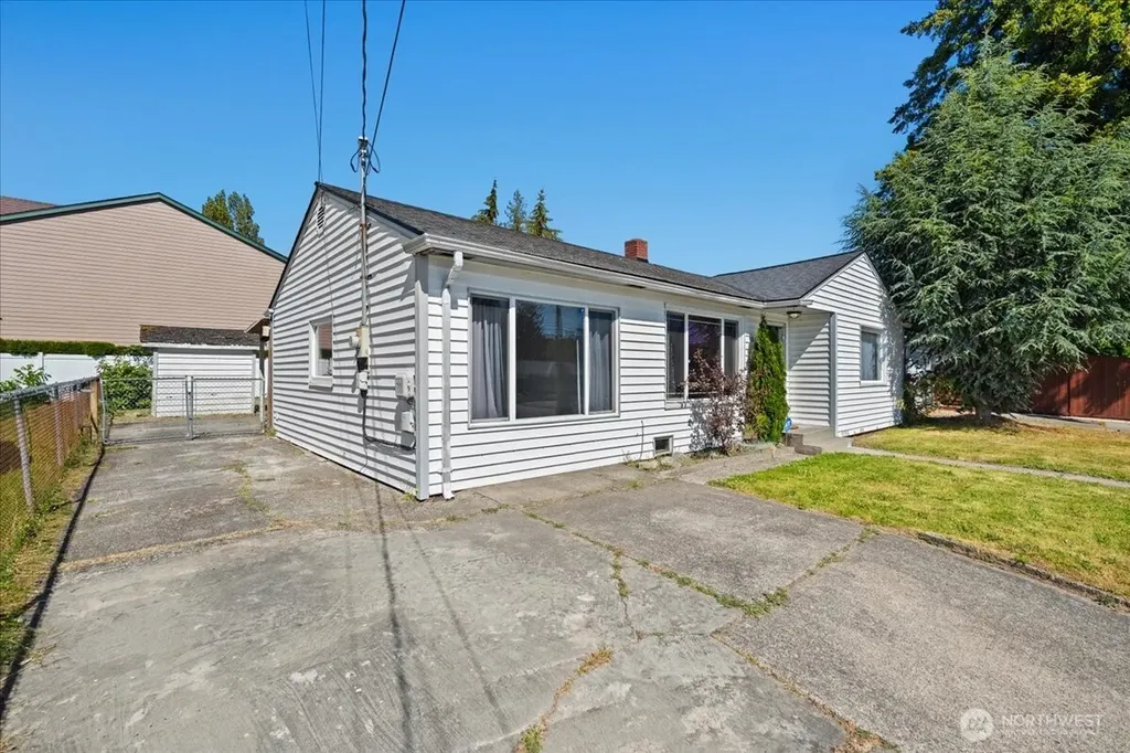 1816 S Sprague Avenue Tacoma WA 98405