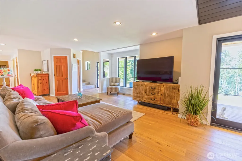 178 Bella Bella Drive Fox Island WA 98333
