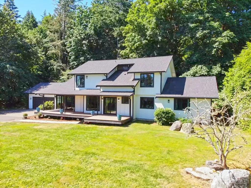 178 Bella Bella Drive Fox Island WA 98333
