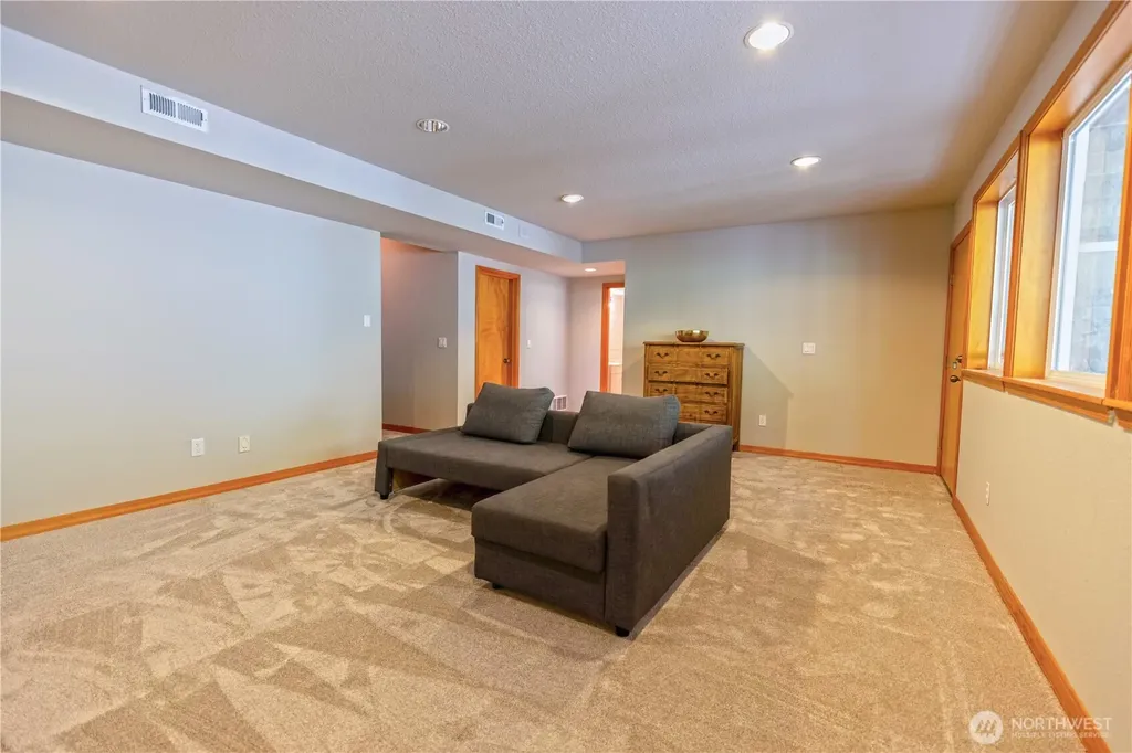 178 Bella Bella Drive Fox Island WA 98333