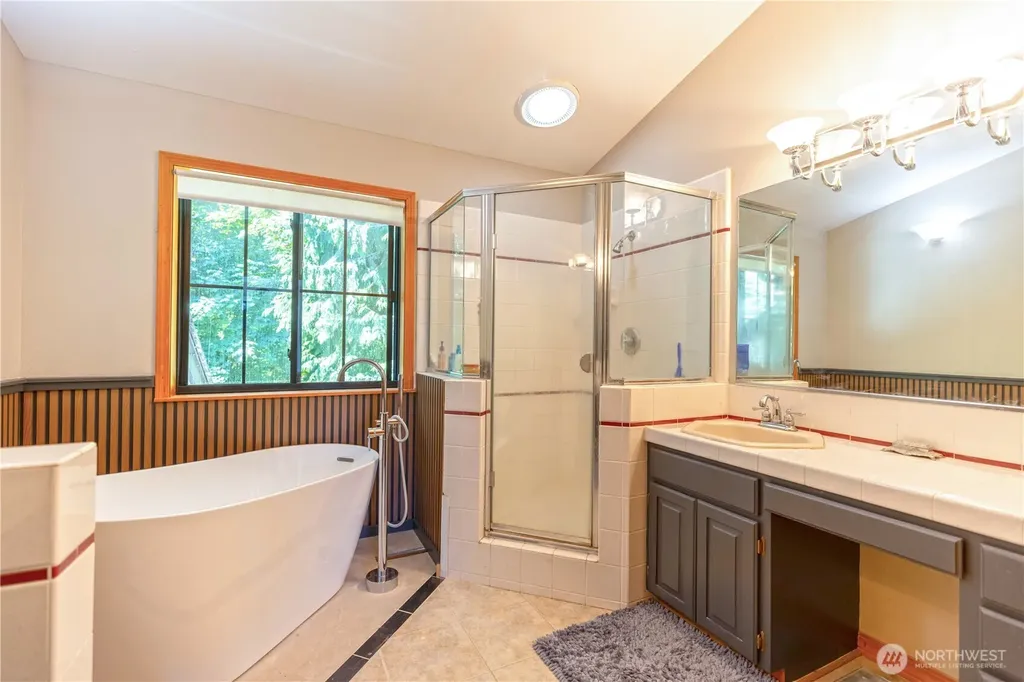 178 Bella Bella Drive Fox Island WA 98333