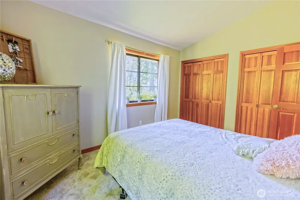 178 Bella Bella Drive Fox Island WA 98333